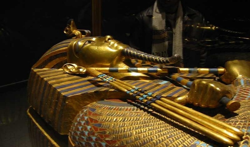 Roi Toutankhamon, Visite Caire départ Taba