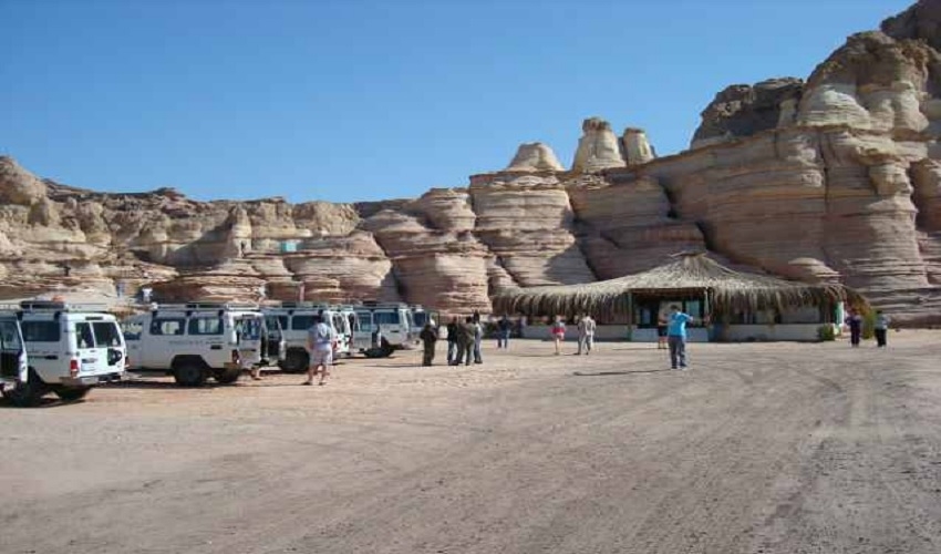 Visite safari et canyon coloré à Taba